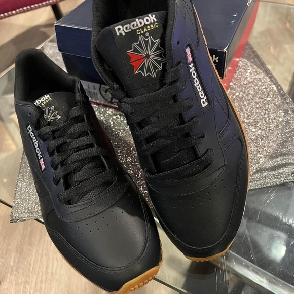 New Reebok - Picture 4 of 4